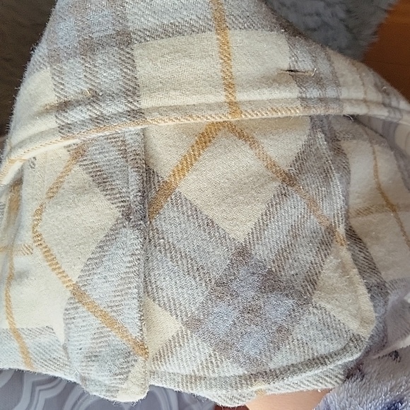 Size small shacket - Picture 2 of 2